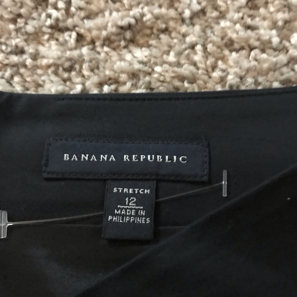 Banana Republic Black pencil skirt - Picture 2 of 2